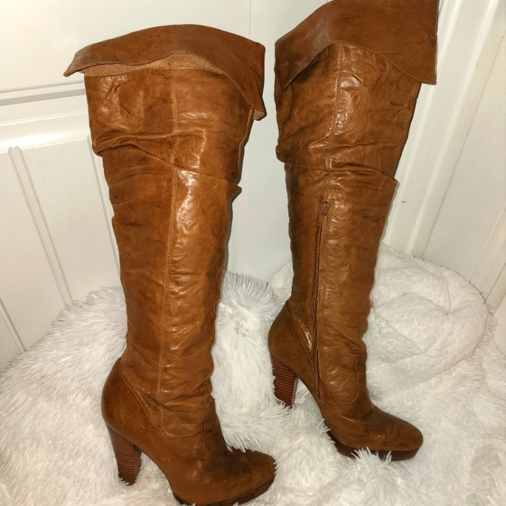 Size 7.5 caramel colored Jessica Simpson knee boots